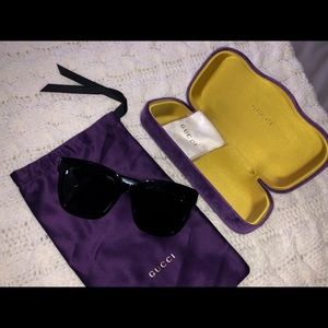 Women’s Gucci sundglasses
